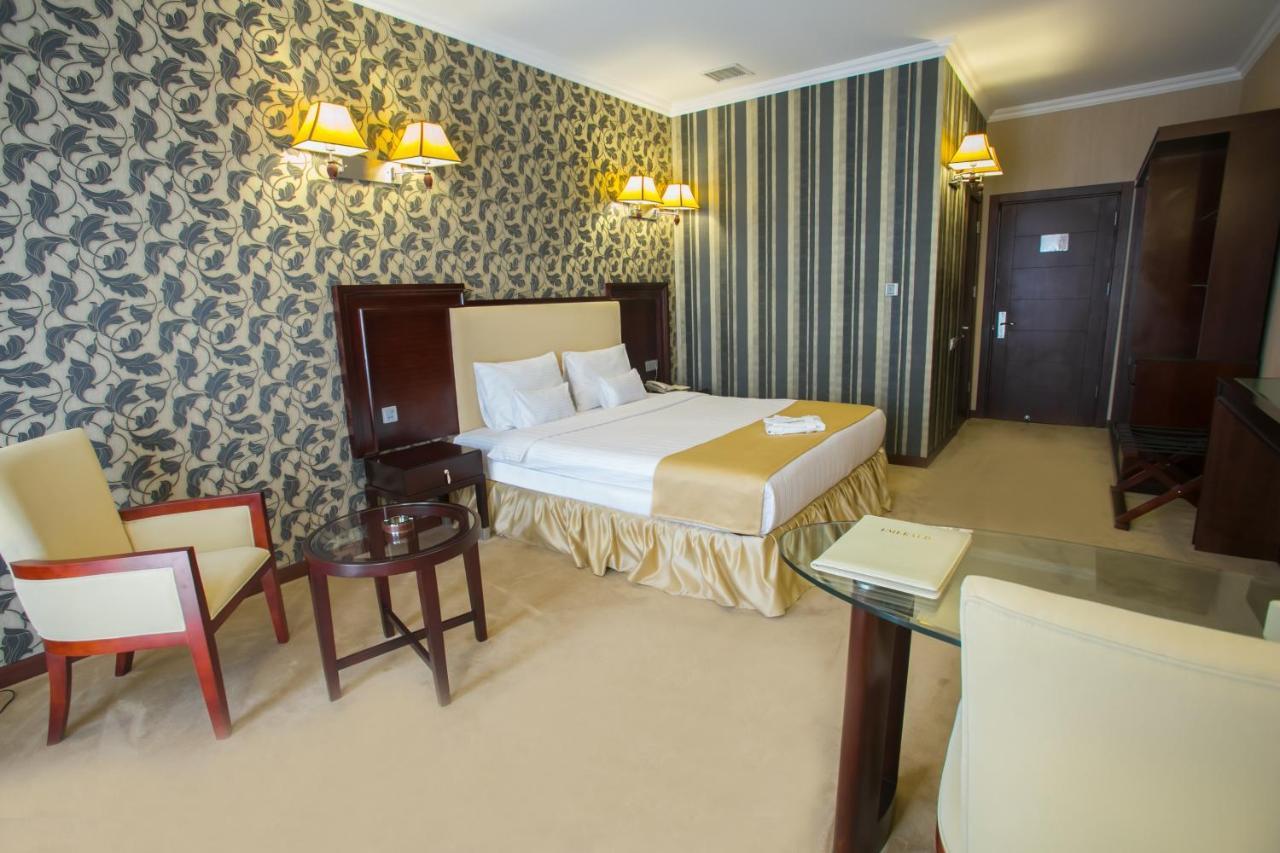 Emerald Hotel Баку Стая снимка