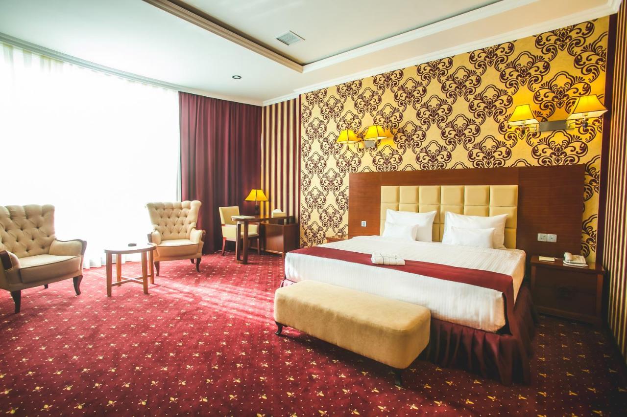 Emerald Hotel Баку Екстериор снимка