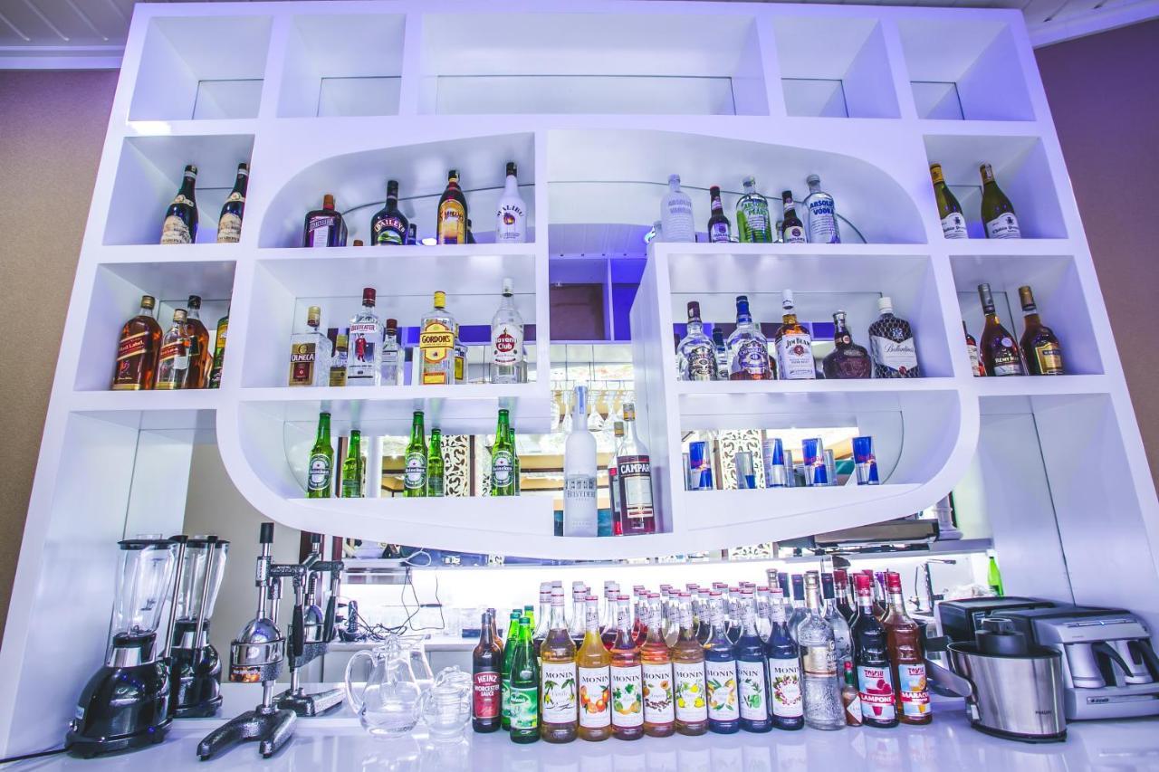 Emerald Hotel Баку Екстериор снимка